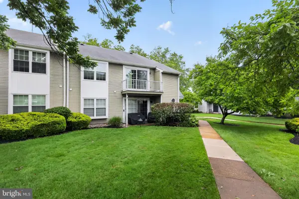332-b Willow Turn, MOUNT LAUREL, NJ 08054
