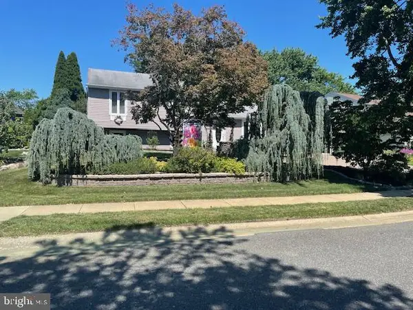 25 Brighton Dr, MARLTON, NJ 08053