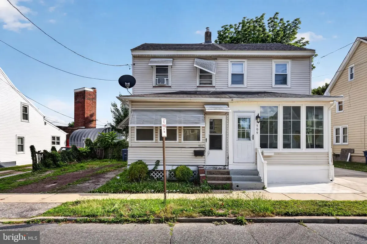511 Delaware Ave, Palmyra, NJ 08065 - #1