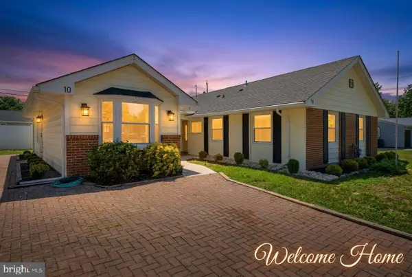 10 Midfield Ln, WILLINGBORO, NJ 08046