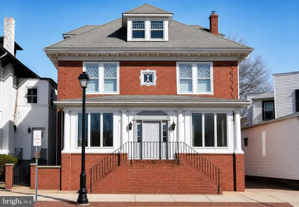 467 High St, BURLINGTON, NJ 08016