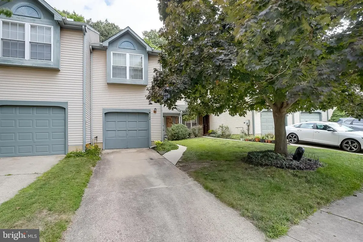 128 Kettlebrook Dr, Mount Laurel, NJ 08054 - #1