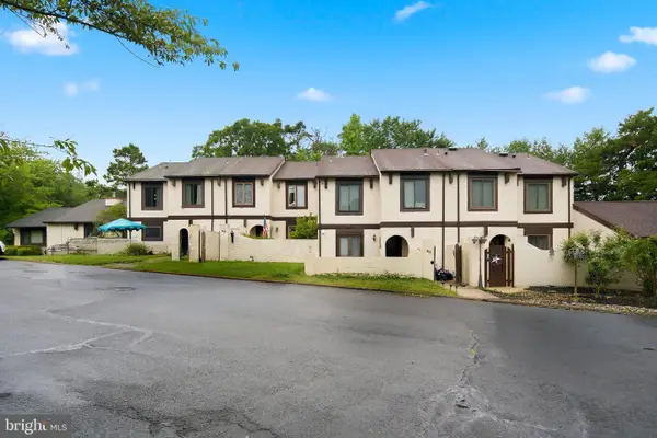 87 Five Crown Royal, MARLTON, NJ 08053