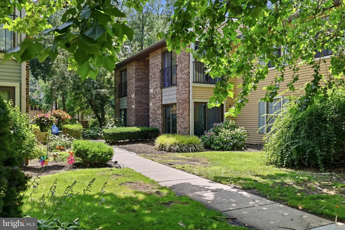 10-b W Bluebell Ln, Mount Laurel, NJ 08054 - #1