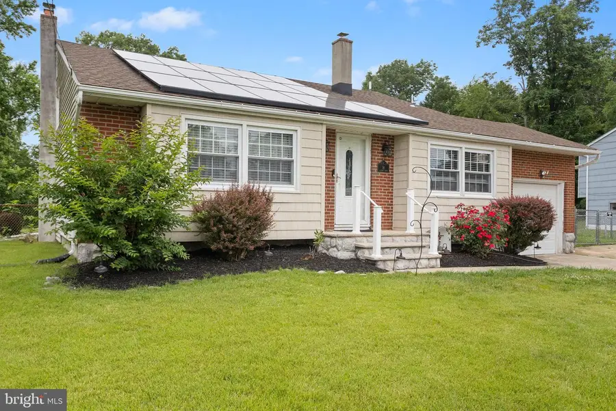 16 Landon Dr, Bordentown, NJ 08505 - #3
