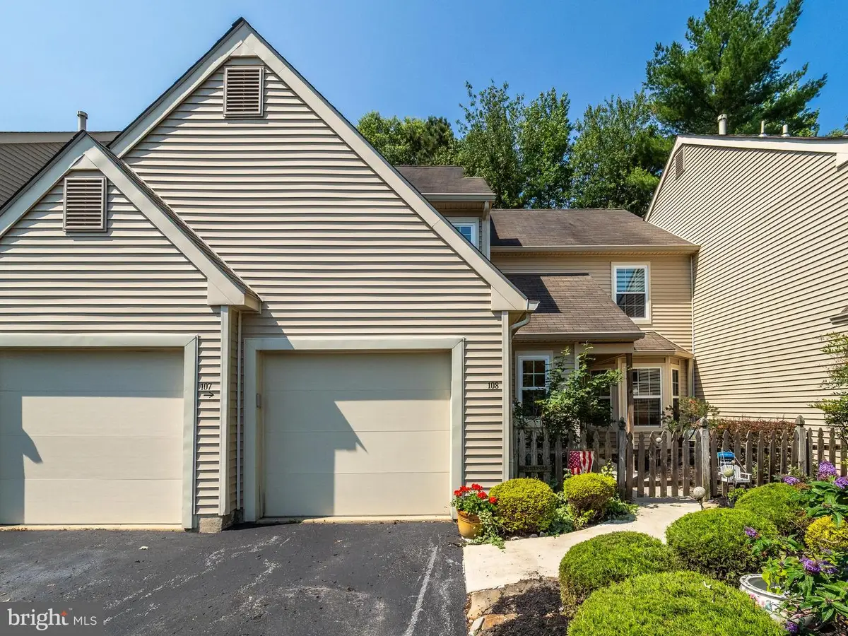 108 Woodlake Dr, Marlton, NJ 08053 - #1