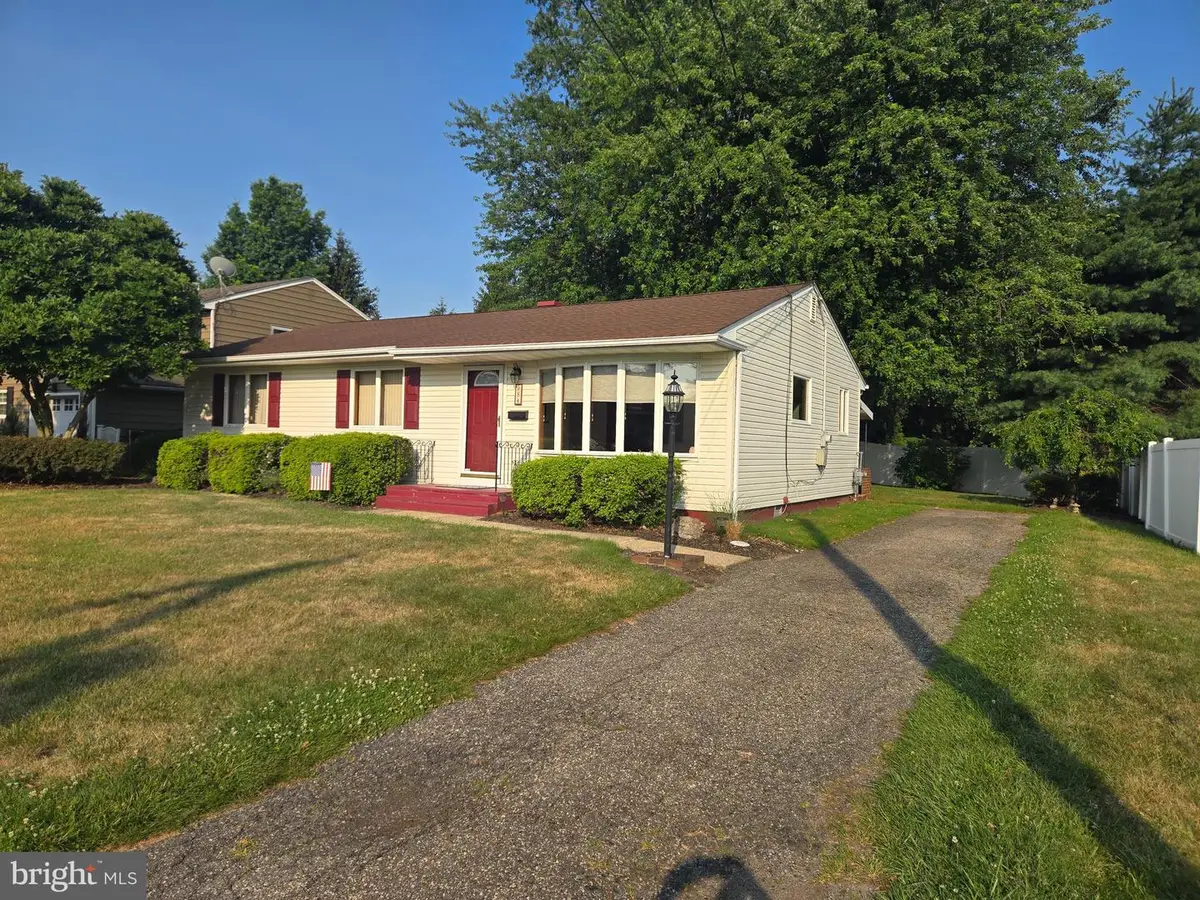 8 Hunt Rd, Bordentown, NJ 08505 - #1