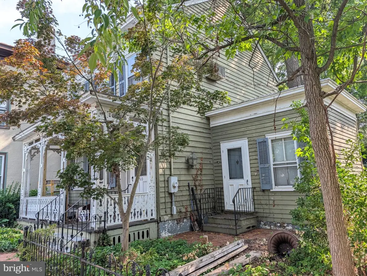 510 Farnsworth Ave, Bordentown, NJ 08505 - #1