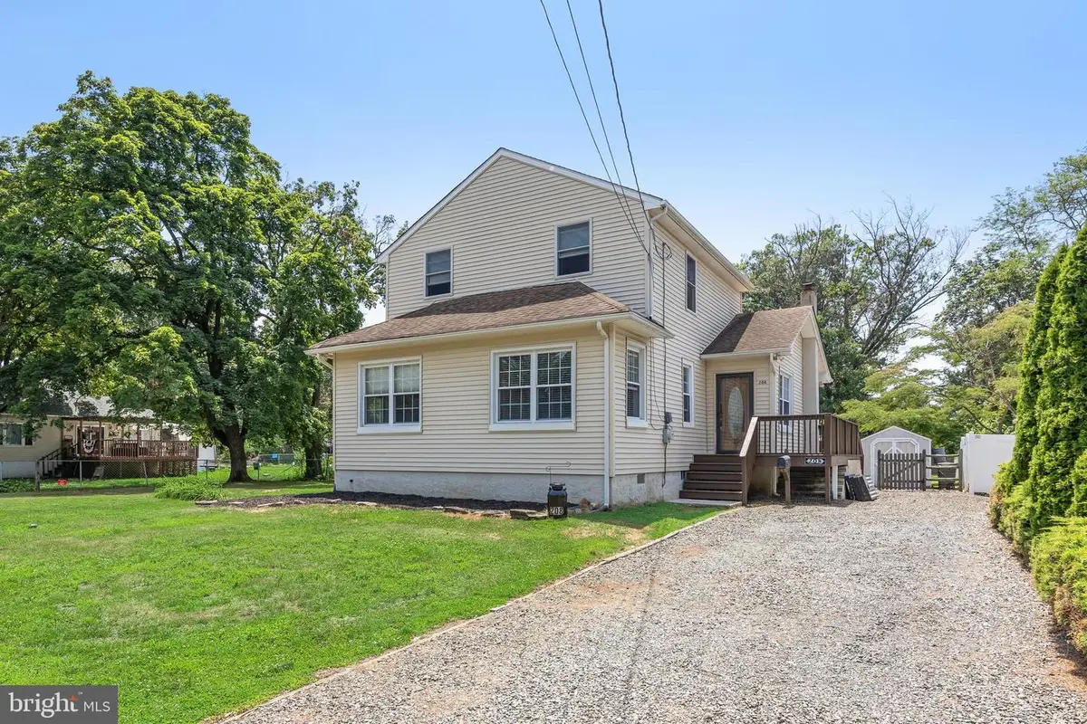 208 S Garfield Ave, Moorestown, NJ 08057 - #1