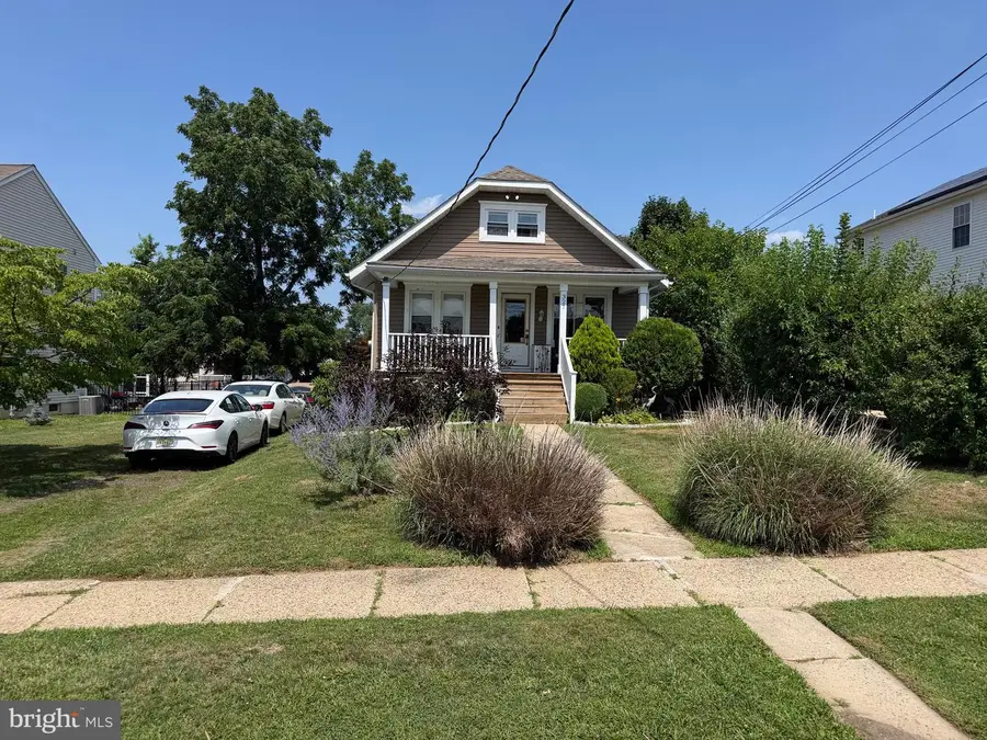 327 Oakland Ave, Maple Shade, NJ 08052 - #2