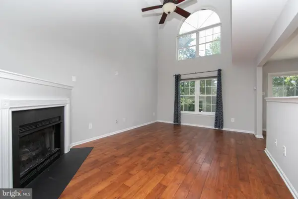 33 Heron Pointe Ct, MARLTON, NJ 08053