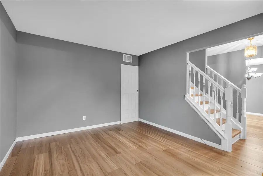 24 County Ave, Maple Shade, NJ 08052 - #3