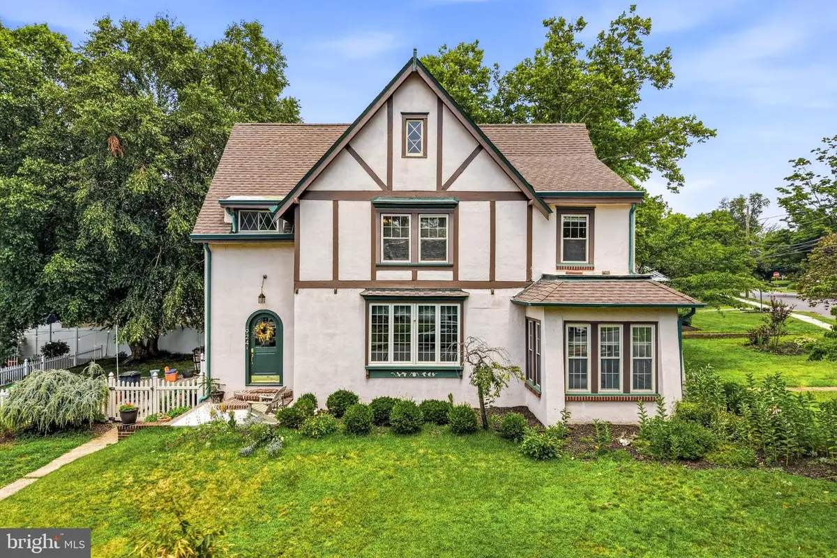 924 Columbia Ave, Palmyra, NJ 08065 - #1