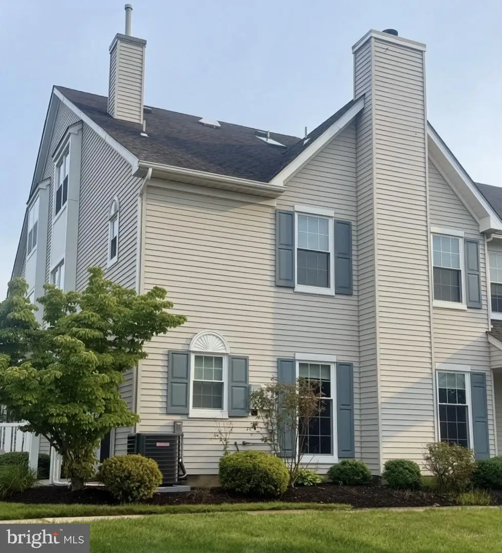 305 Oliphant Ln, Mount Laurel, NJ 08054 - #1