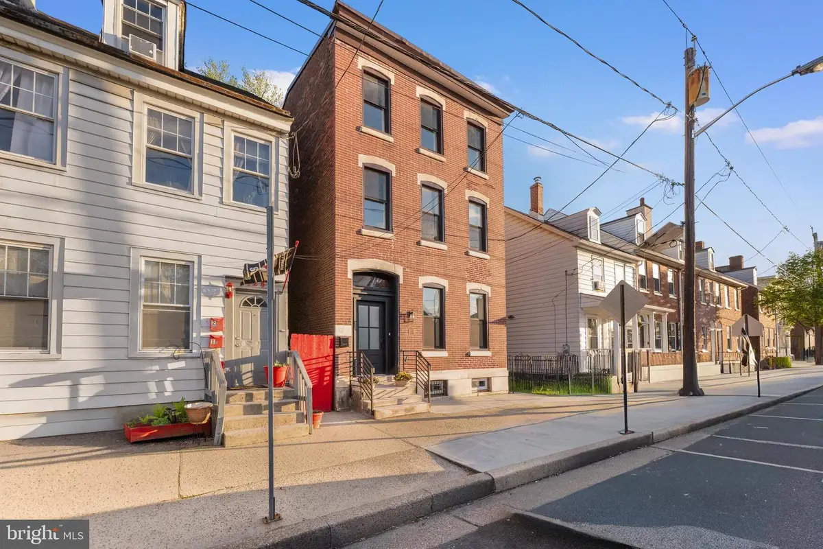 122 E Broad St, Burlington, NJ 08016 - #1