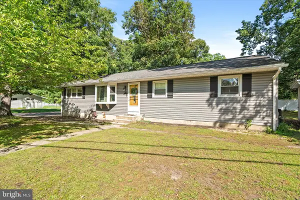 502 E Lakeshore Dr, BROWNS MILLS, NJ 08015