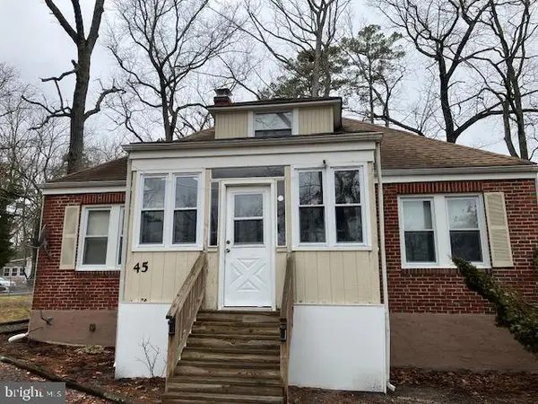 45 W Lakeshore Dr, BROWNS MILLS, NJ 08015