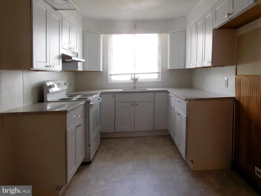 83 E 2nd St E, Moorestown, NJ 08057 - #2