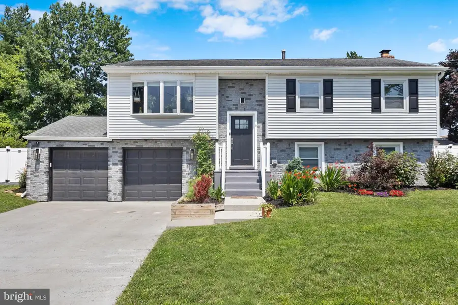 6 Independence Dr, Bordentown, NJ 08505 - #3
