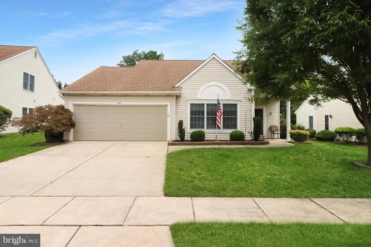 220 Wagon Wheel Ln, Columbus, NJ 08022 - #1