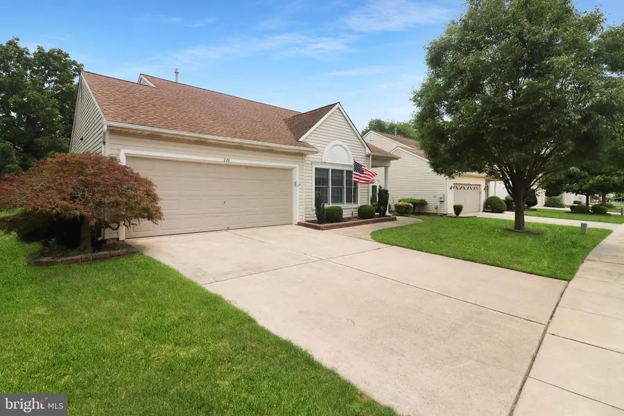 220 Wagon Wheel Ln, Columbus, NJ 08022 - #2