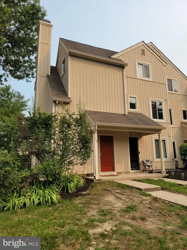 180 Woodlake Dr, MARLTON, NJ 08053