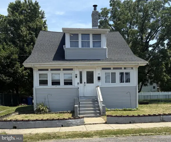 15 S Walnut Ave, MAPLE SHADE, NJ 08052