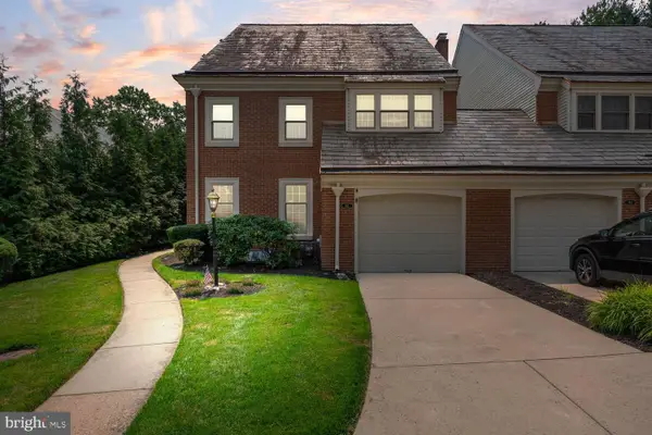 181 Foxwood Dr, MOORESTOWN, NJ 08057