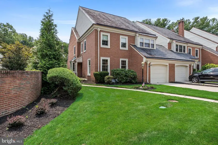 181 Foxwood Dr, Moorestown, NJ 08057 - #3