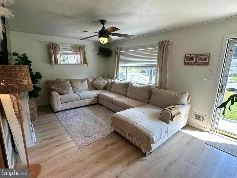 62 Hinkle Dr, Bordentown, NJ 08505 - #3