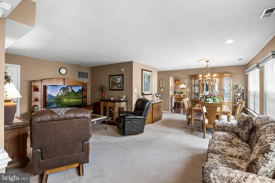 2 Clifford Dr, Mount Laurel, NJ 08054 - #3