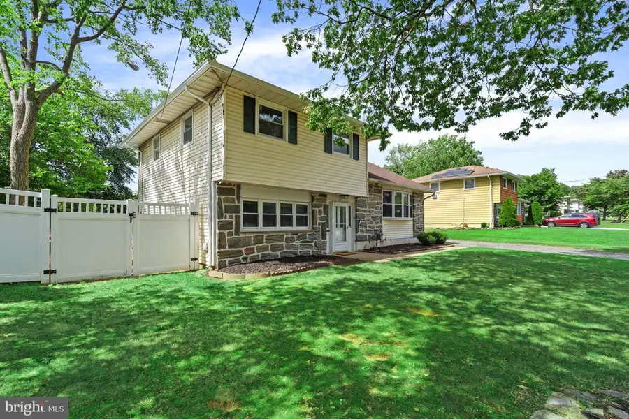 201 Dolores Dr, Cinnaminson, NJ 08077 - #3