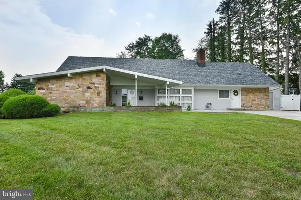 8 Windover Ln, WILLINGBORO, NJ 08046