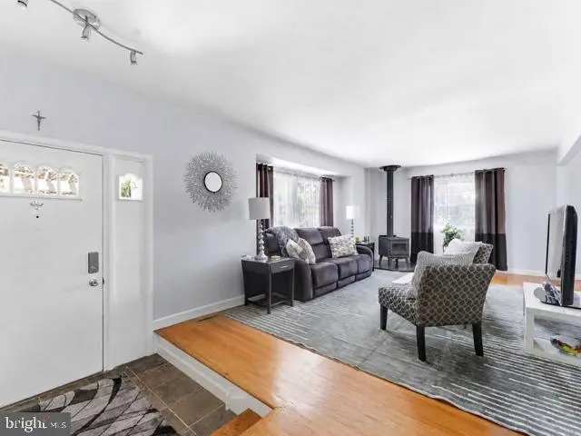 2212 Chestnut Hill Dr, Cinnaminson, NJ 08077 - #2