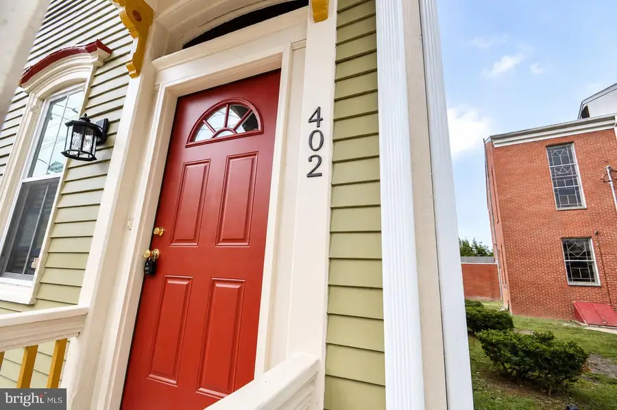 402 Lawrence St, Burlington, NJ 08016 - #3