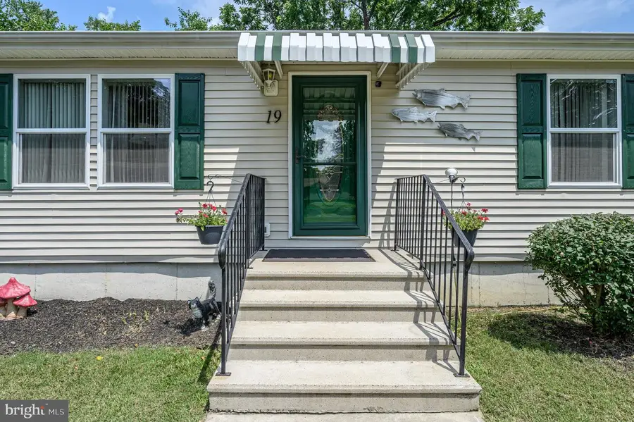 19 Indian Trl, Southampton, NJ 08088 - #3