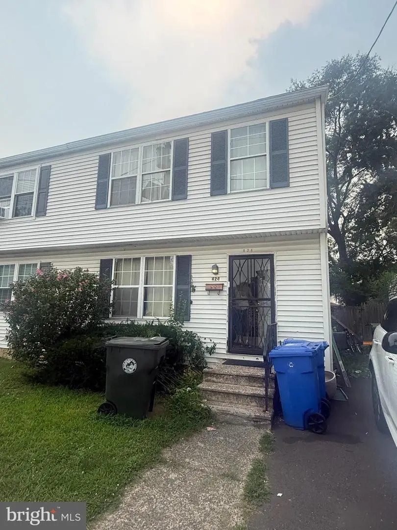 424 Saint Mary St, Burlington, NJ 08016 - #1