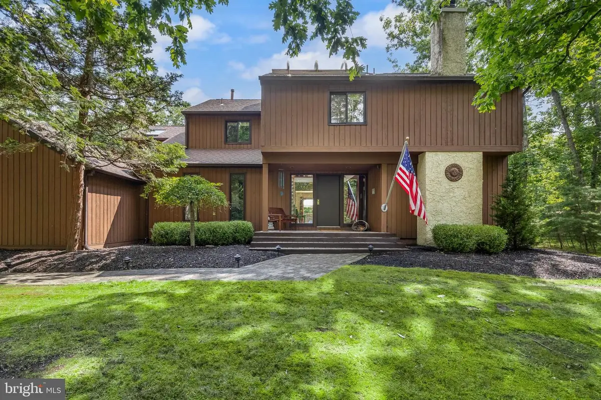 5 Glen Lake Dr, Medford, NJ 08055 - #1