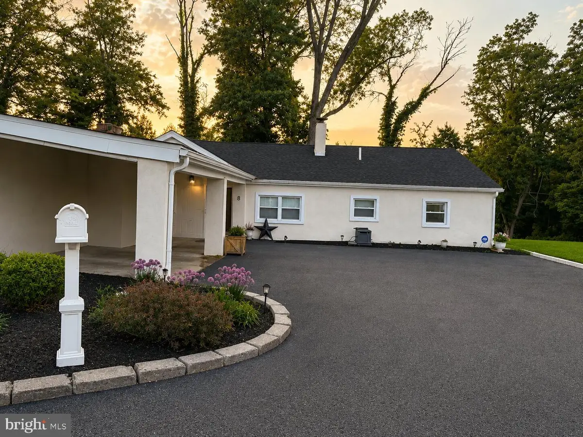 8 Lakeside Dr, Medford, NJ 08055 - #1
