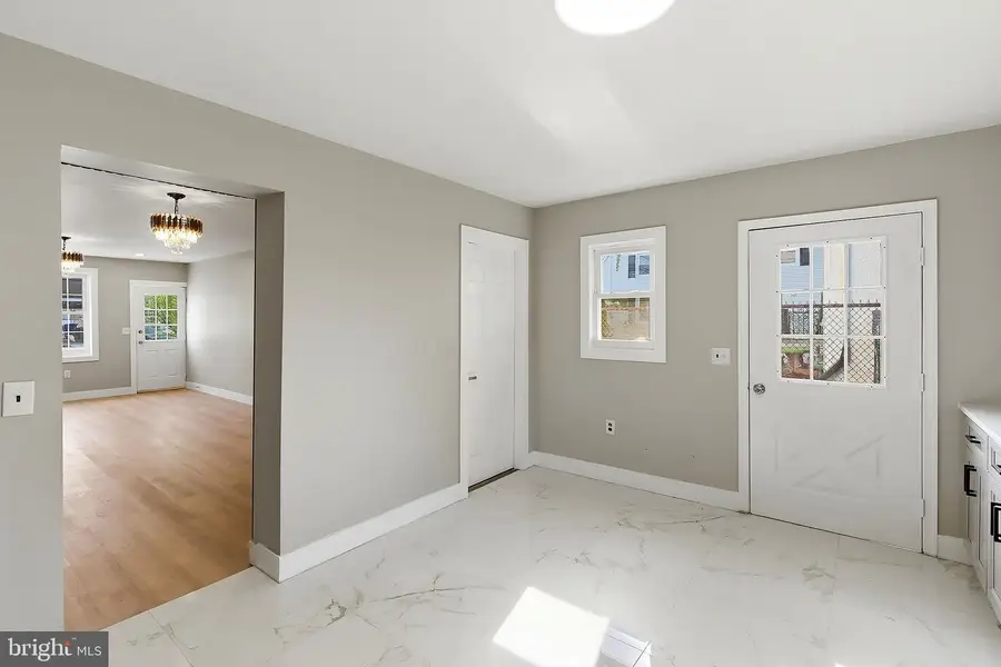 26 W 2nd St, Florence, NJ 08518 - #3