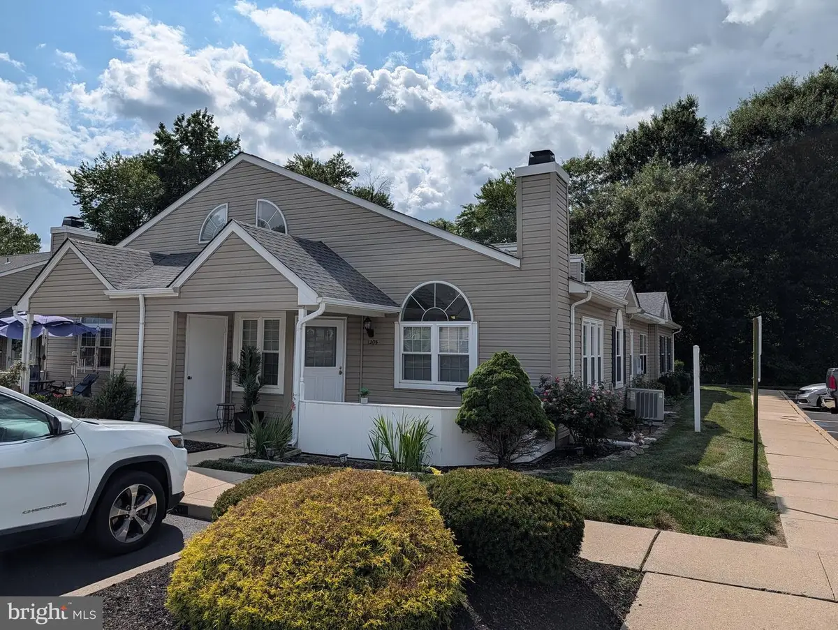 1205 Megans Ln, Burlington, NJ 08016 - #1