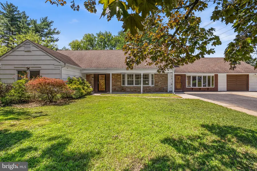 74 Country Club Rd, Willingboro, NJ 08046 - #2