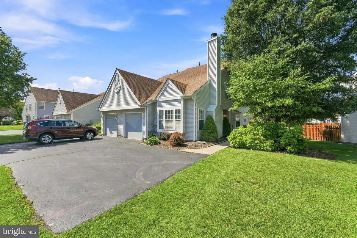 263 Birch Hollow Dr, Bordentown, NJ 08505 - #1
