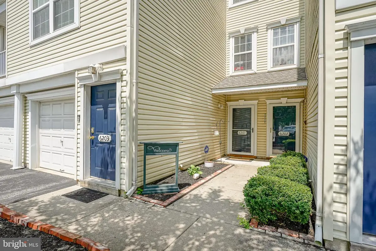 6201 Riverfront Dr, Palmyra, NJ 08065 - #1