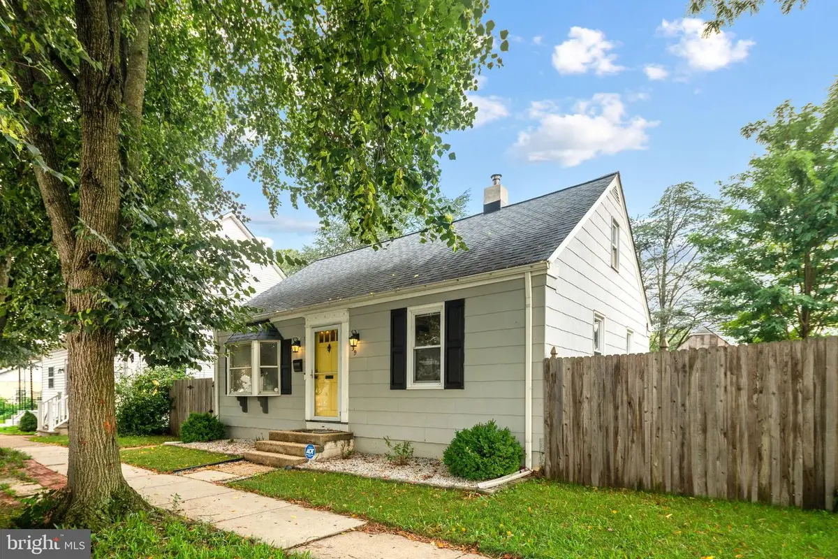 39 W 3rd St, Florence, NJ 08518 - #1