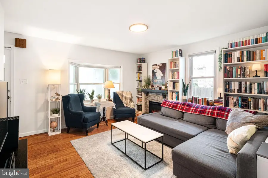 39 W 3rd St, Florence, NJ 08518 - #3
