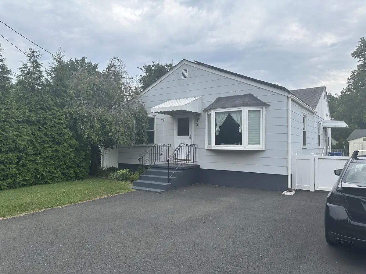 239 Washington St, Fieldsboro, NJ 08505 - #1
