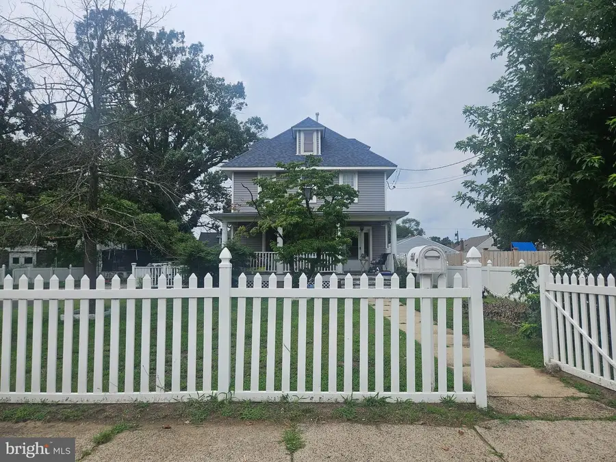 560 S Fairview St, Riverside, NJ 08075 - #3