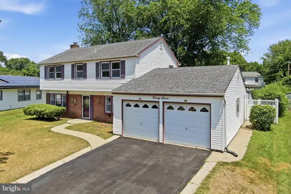 27 Northgate Ln, WILLINGBORO, NJ 08046