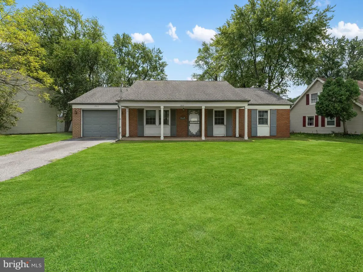 203 Evergreen Dr, Willingboro, NJ 08046 - #1